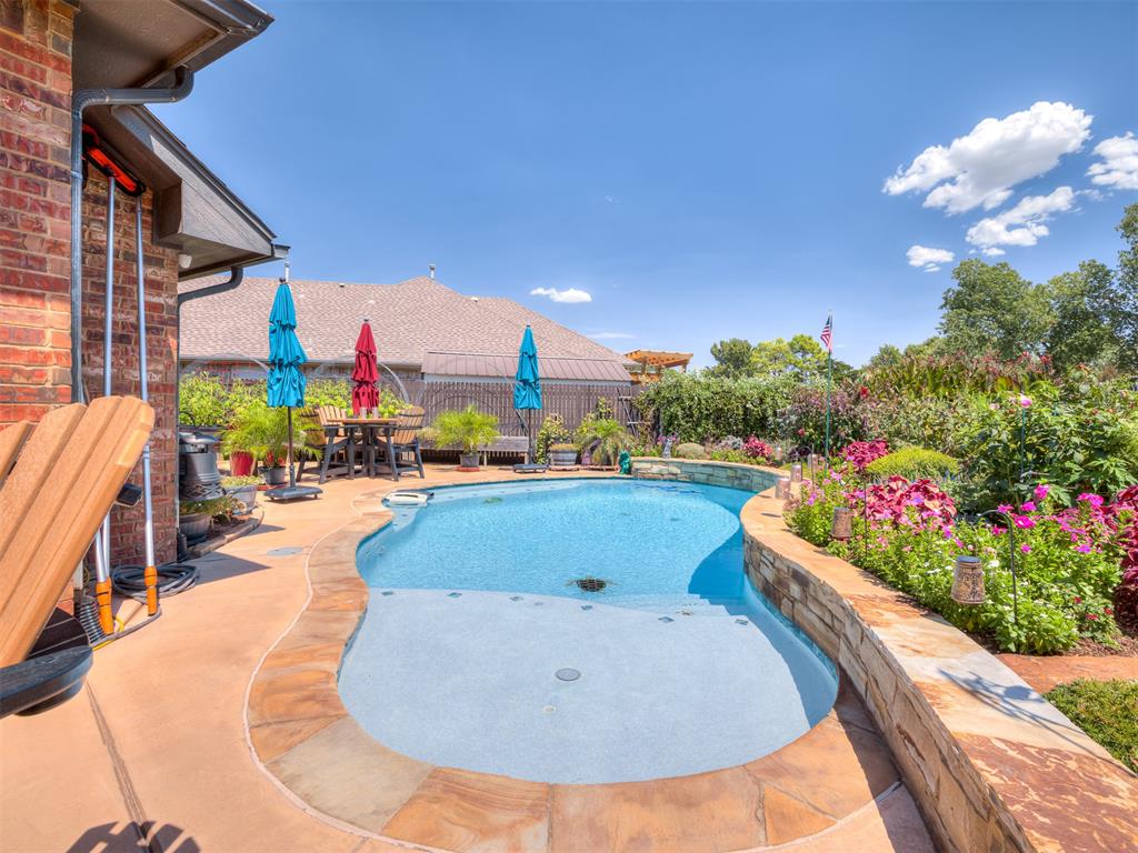 534 W Chickasaw Court Way