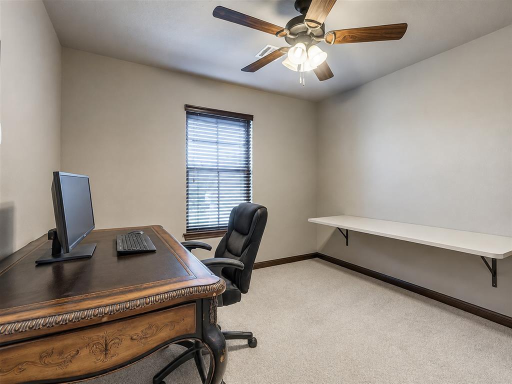 534 W Chickasaw Court Way