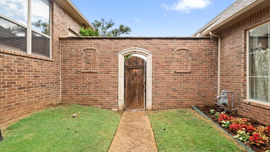 704 Capri Place