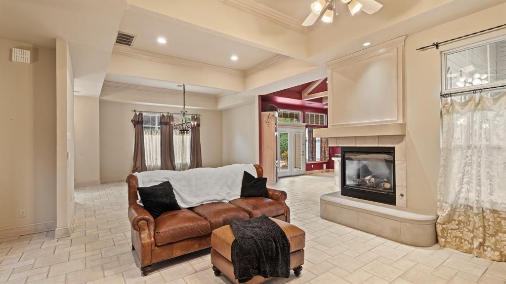 704 Capri Place