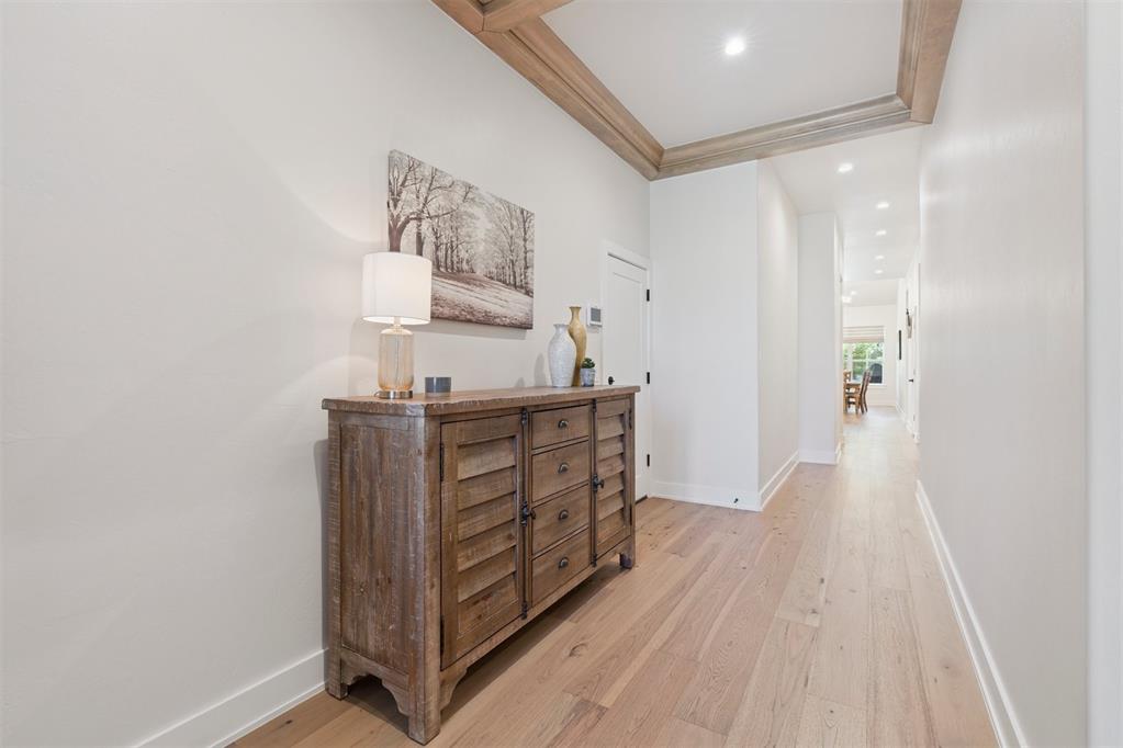 200 Pont Neuf Court