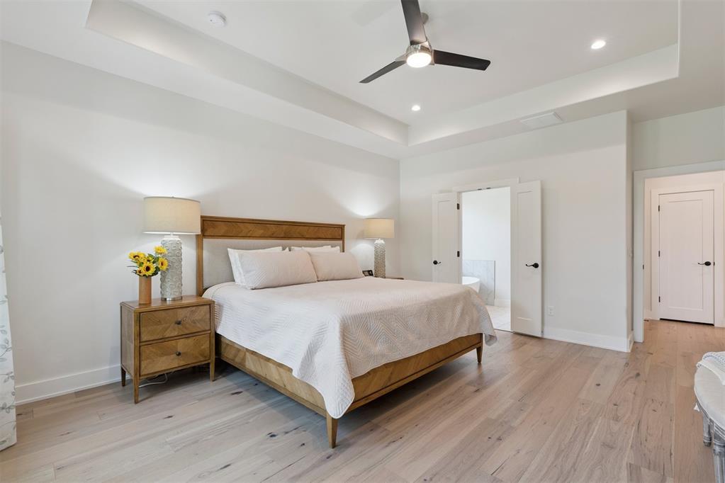 200 Pont Neuf Court