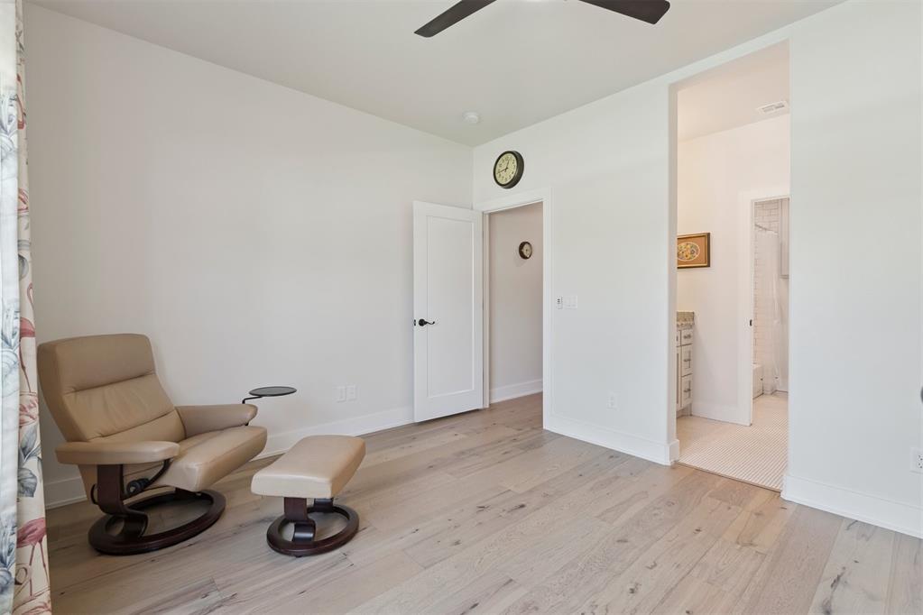 200 Pont Neuf Court