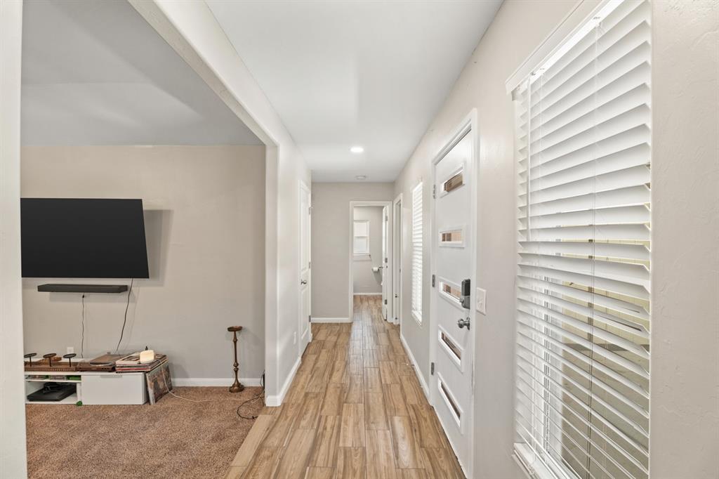 104 N Ramblin Oaks Drive