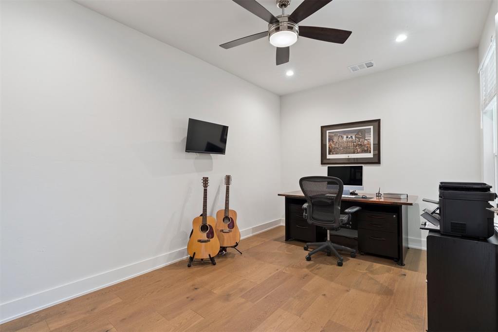 209 Pont Neuf Court