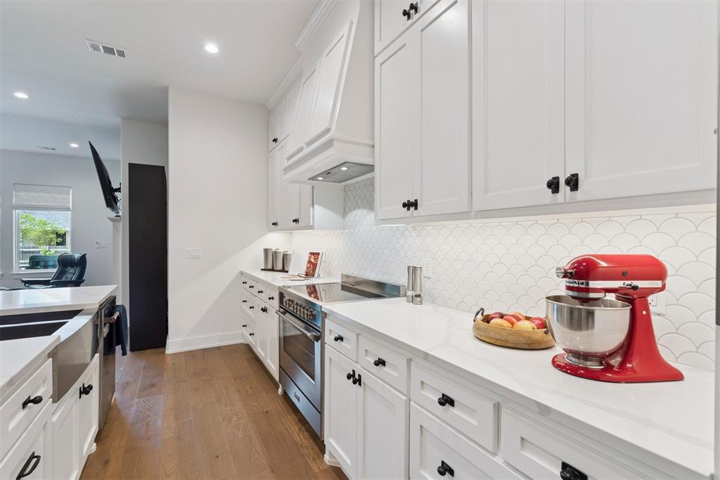 209 Pont Neuf Court