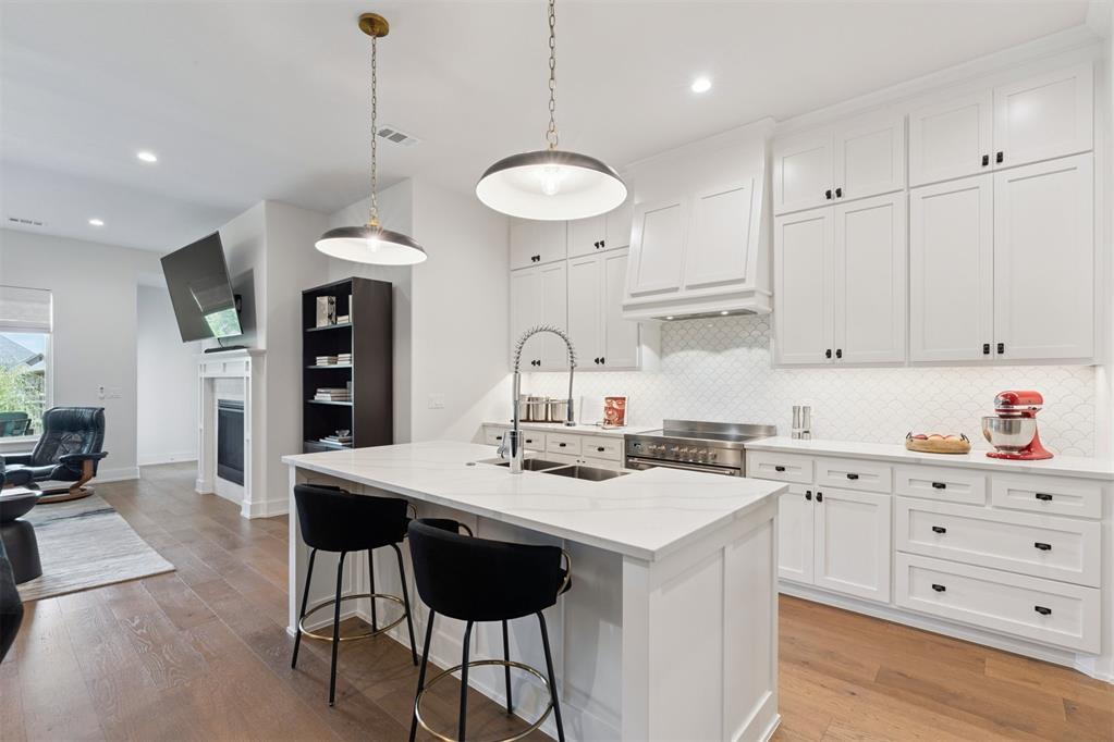 209 Pont Neuf Court
