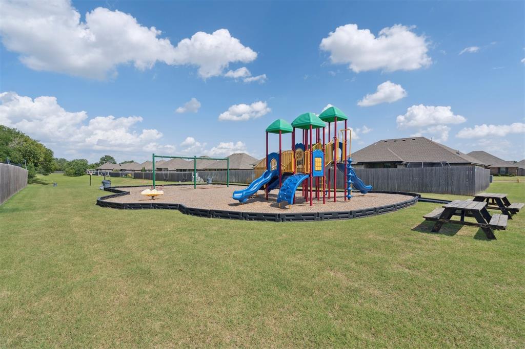 1512 N Kamryn Way
