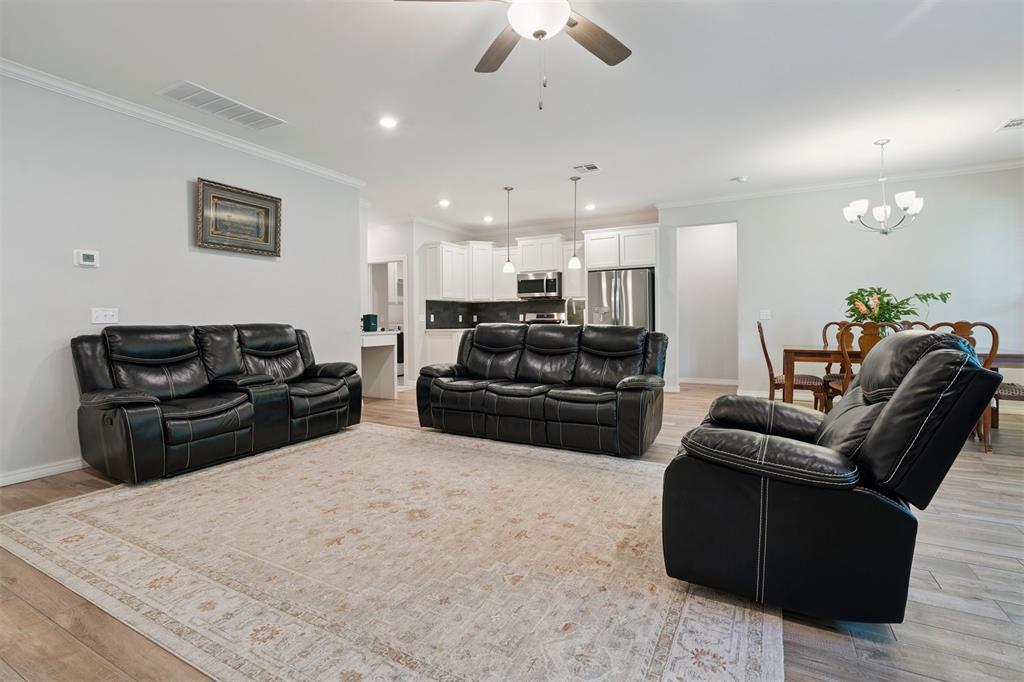 1512 N Kamryn Way