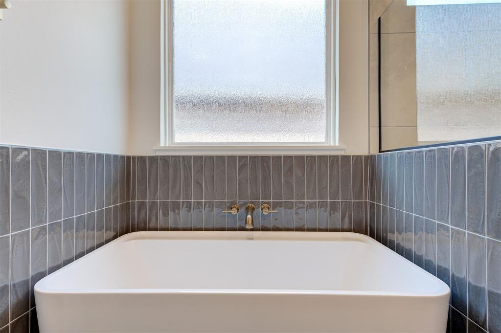 4400 NE 125th Court