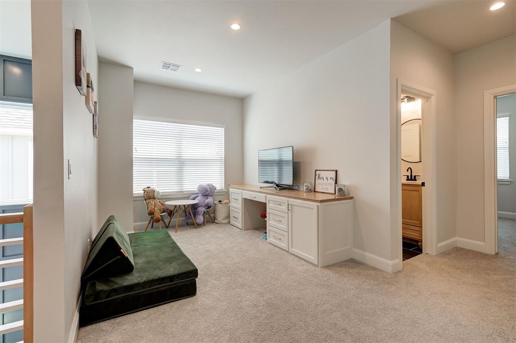 4400 NE 125th Court