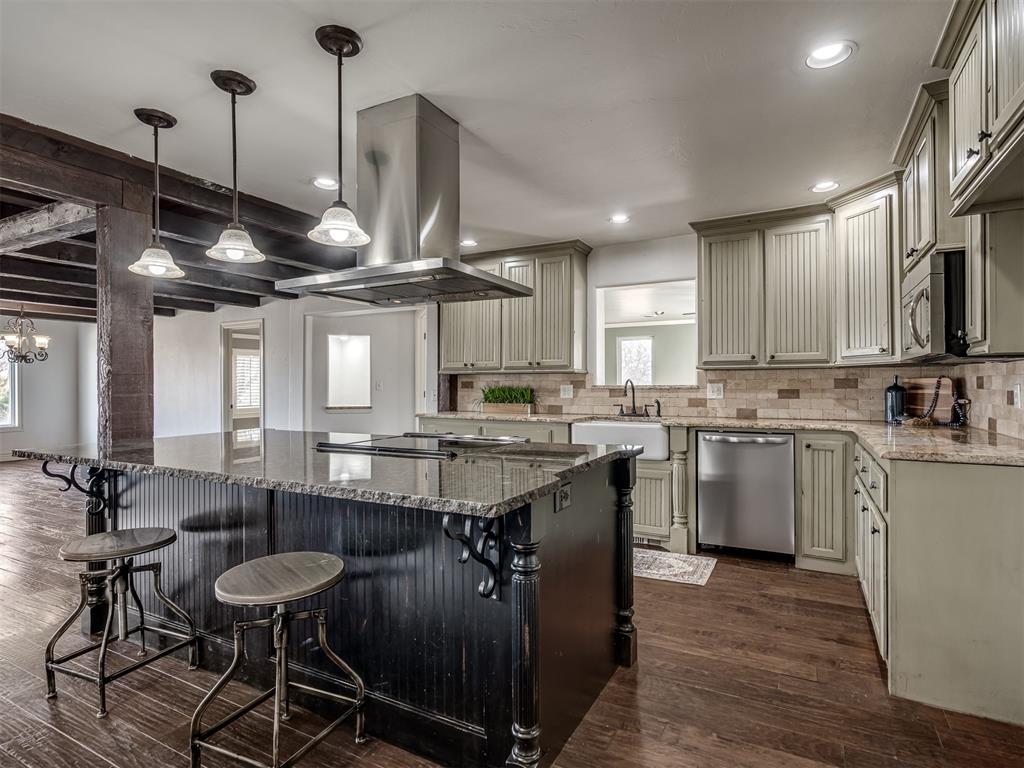 400 Carpenter Trail