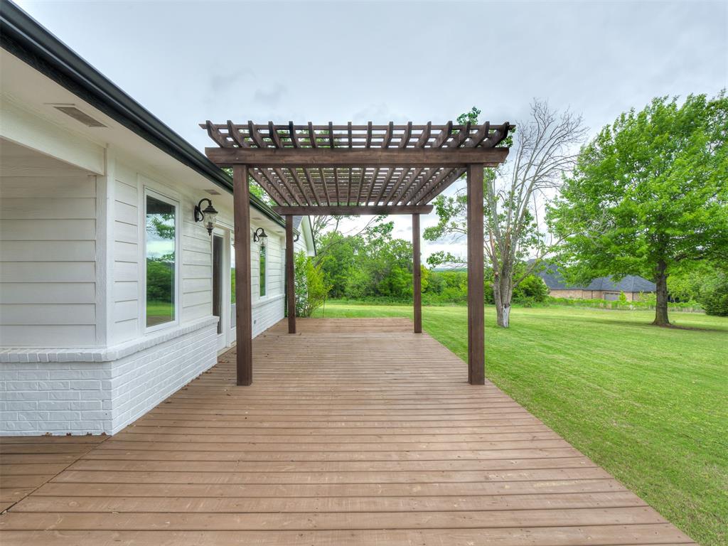 400 Carpenter Trail