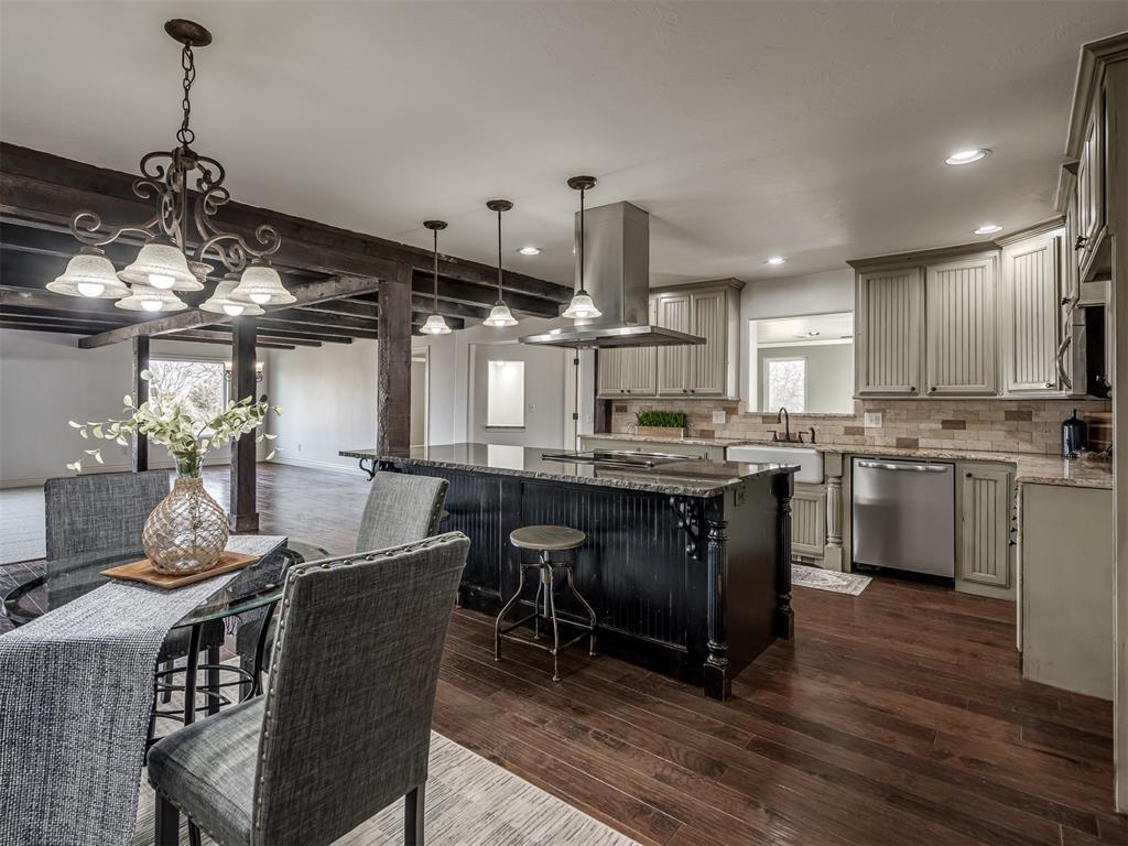 400 Carpenter Trail