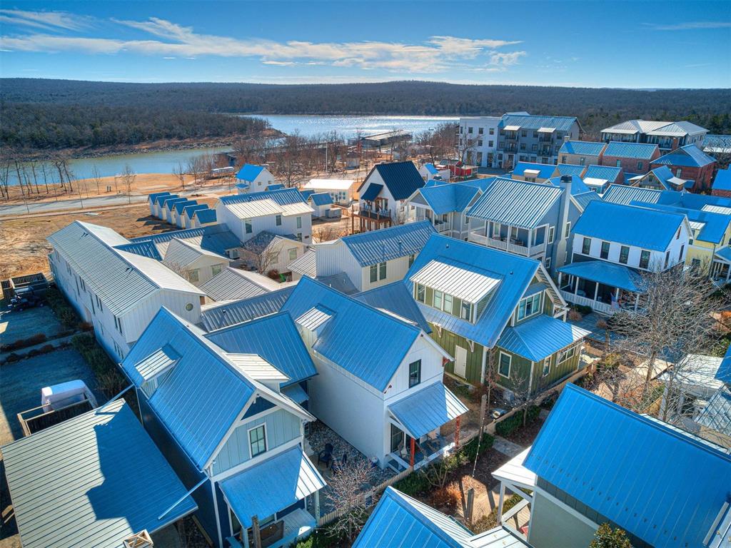 33 Boardwalk Unit: B
