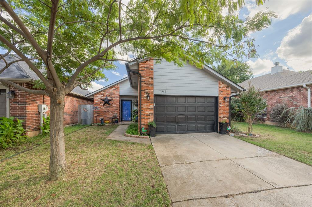 2512 Lee Lane