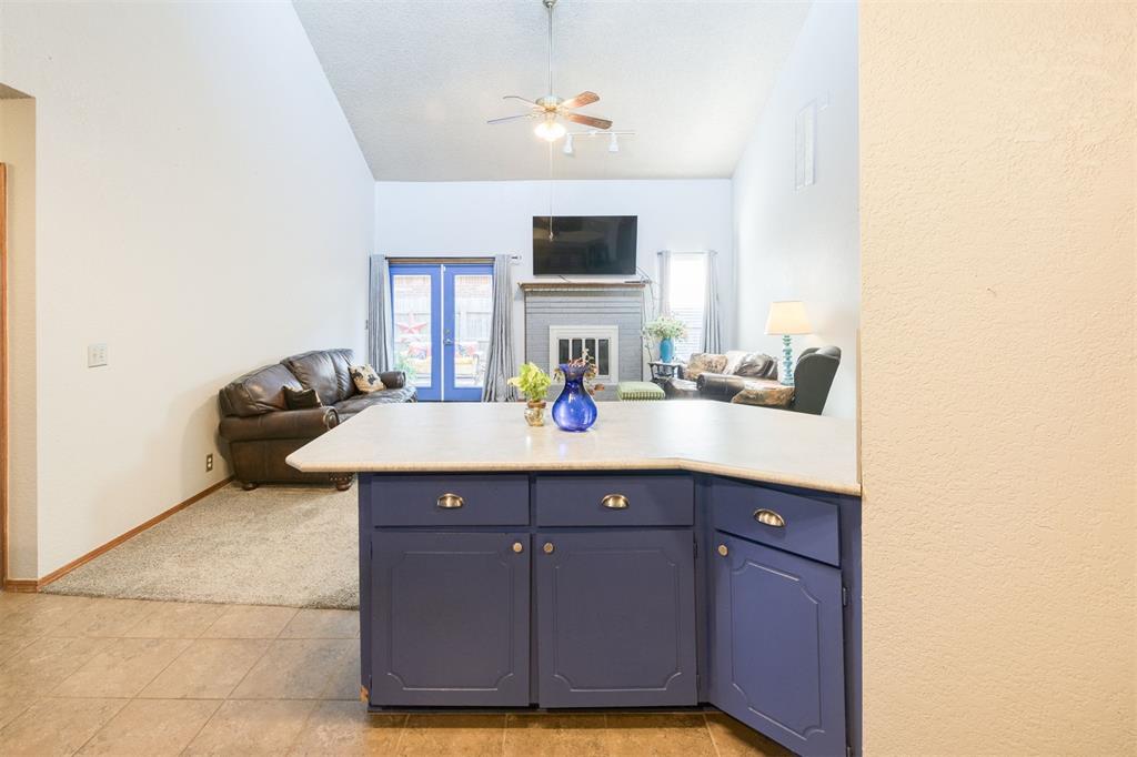 2512 Lee Lane