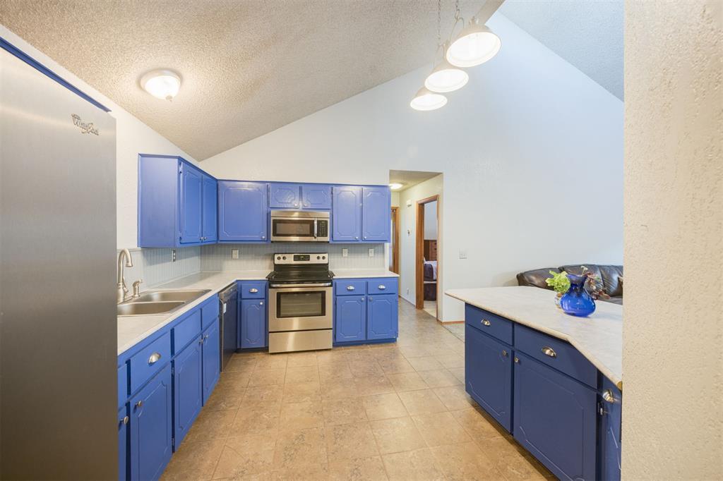 2512 Lee Lane