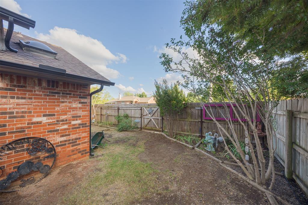2512 Lee Lane