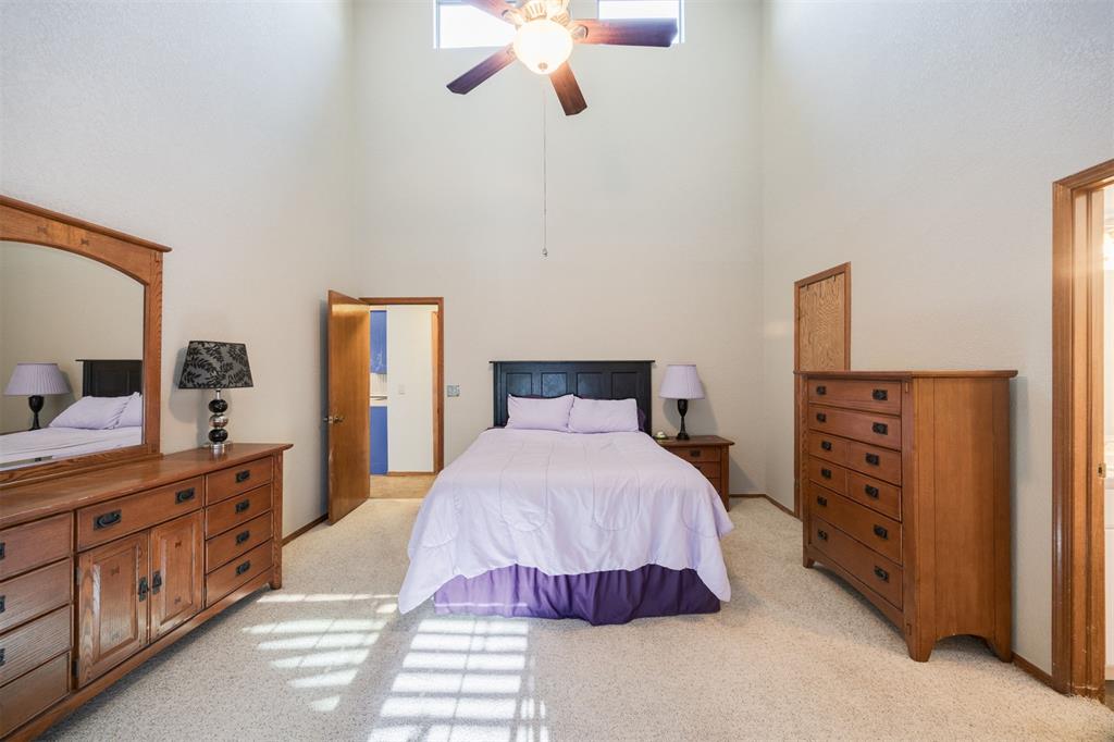 2512 Lee Lane