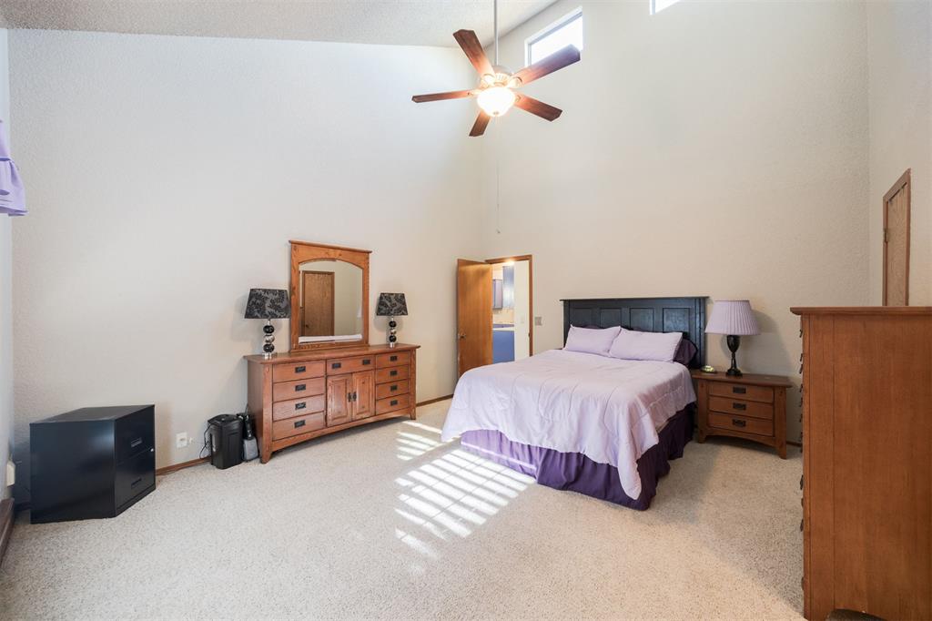 2512 Lee Lane