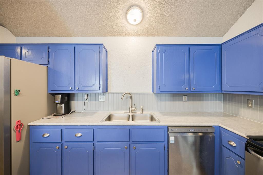 2512 Lee Lane