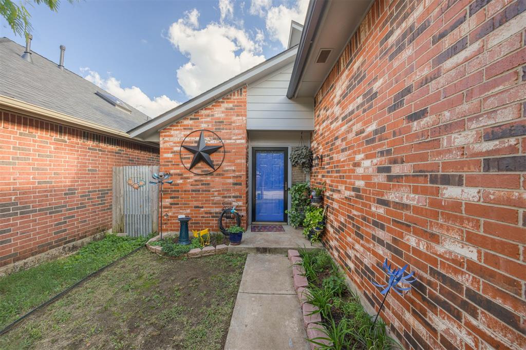 2512 Lee Lane