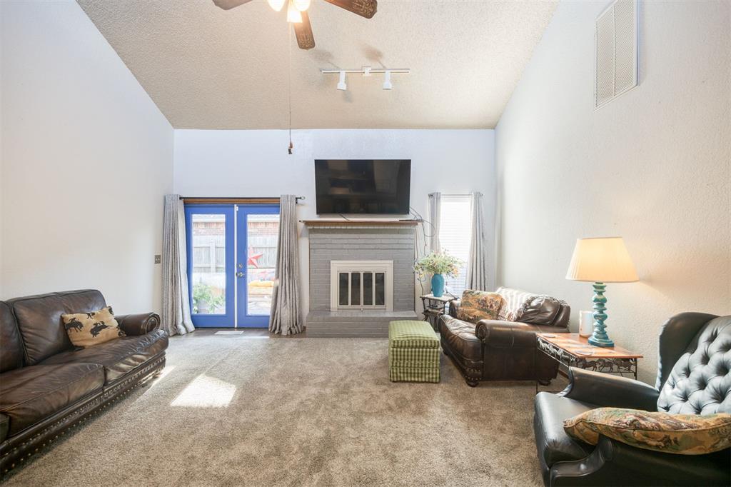 2512 Lee Lane