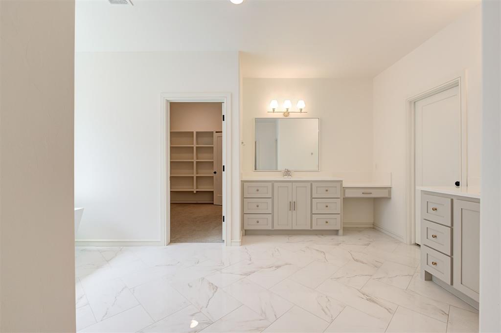 3900 Shady Hill Trail