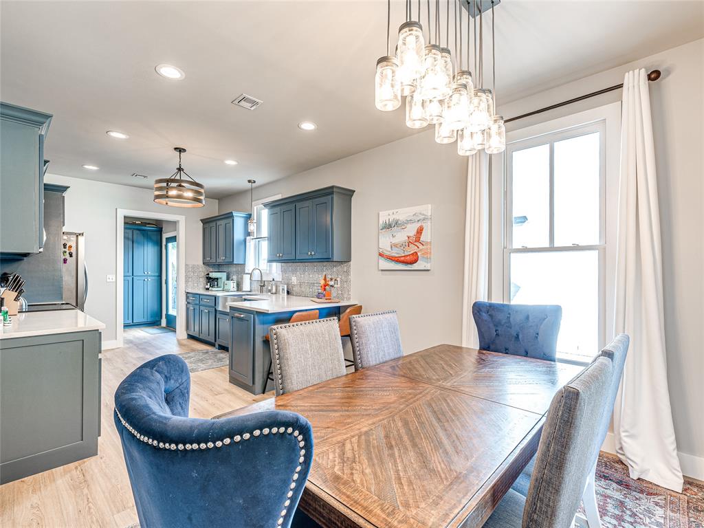 27 Firefly Lane