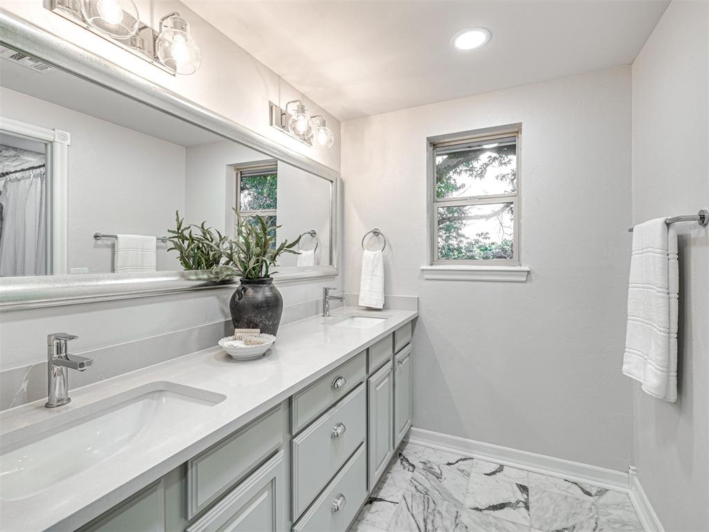 3305 W Rock Creek Road