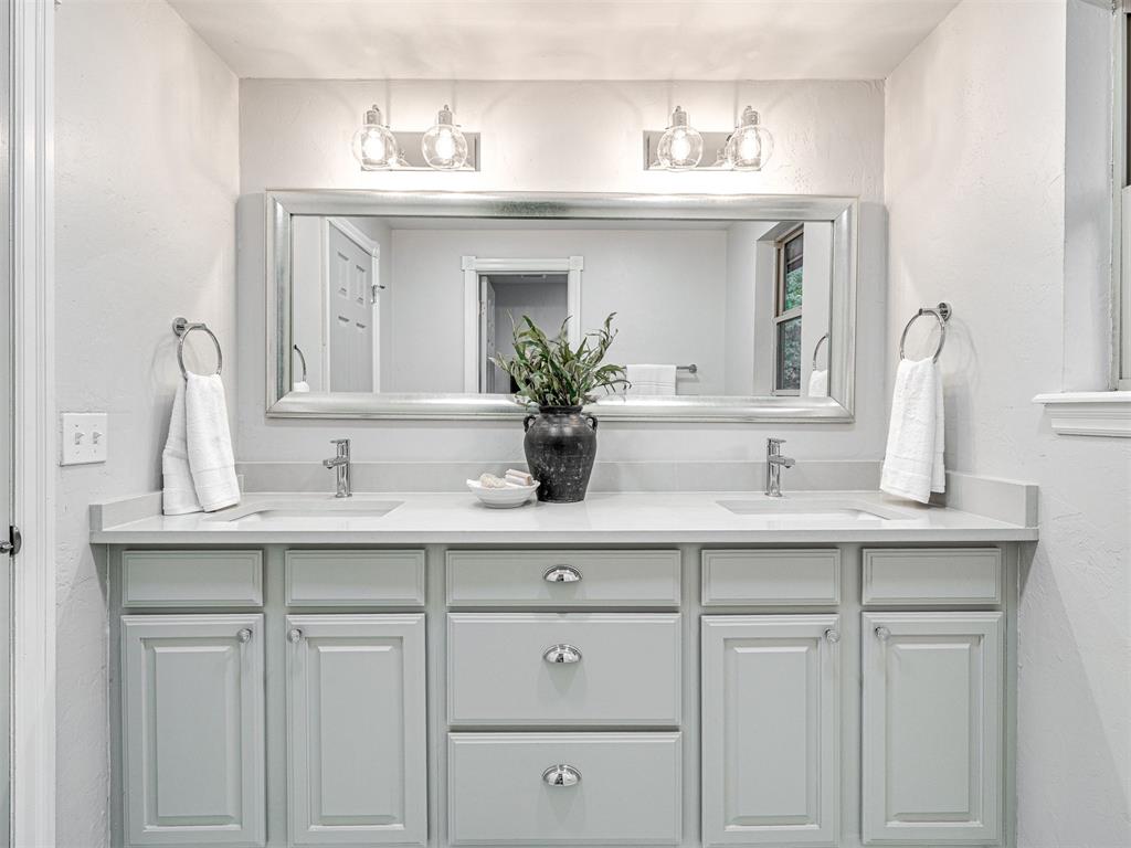 3305 W Rock Creek Road