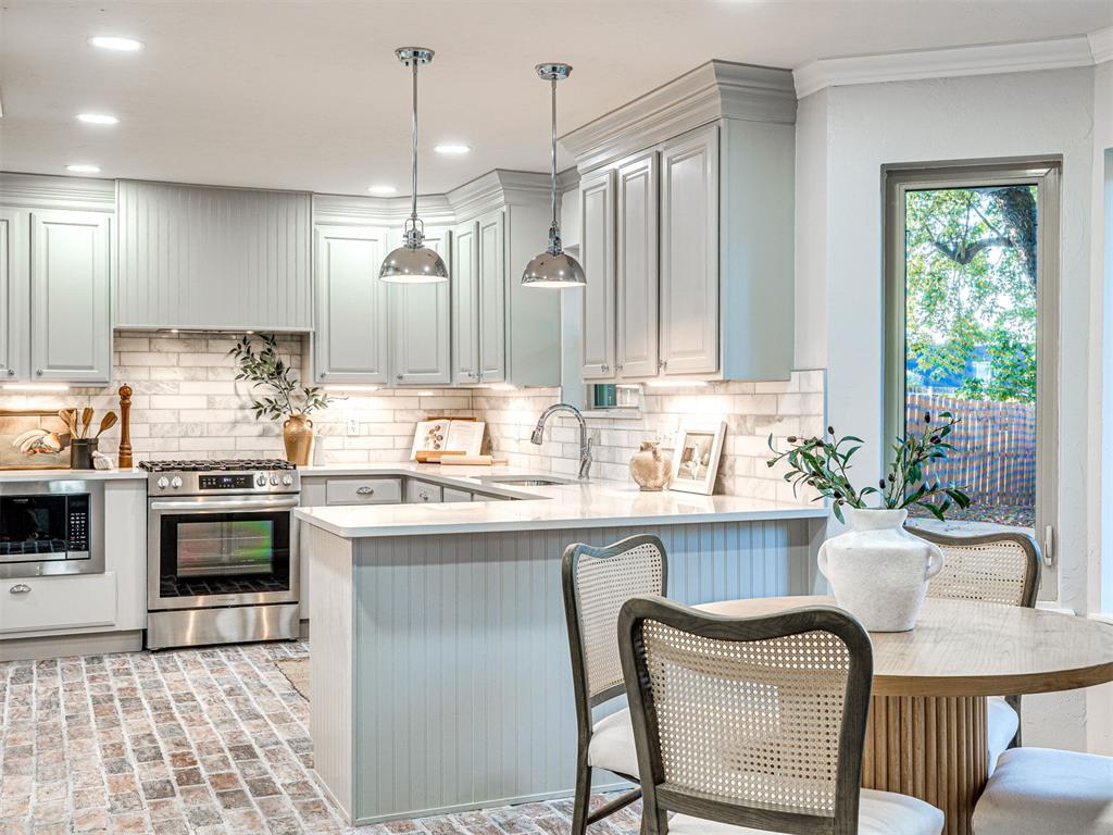 3305 W Rock Creek Road