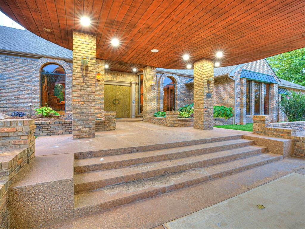 2605 Oakcrest Drive