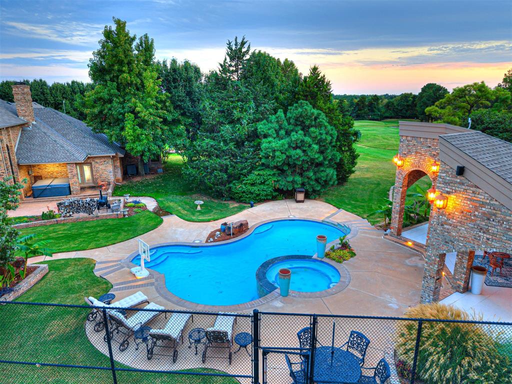 2605 Oakcrest Drive