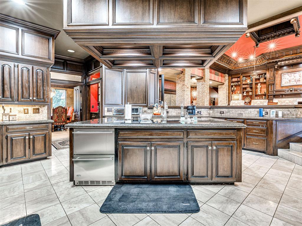 2605 Oakcrest Drive