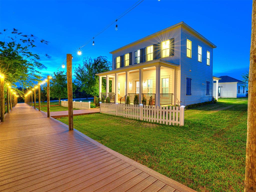 18443 Boardwalk Crossing