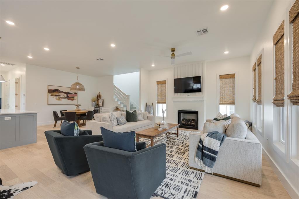 44 Ramble Along Road