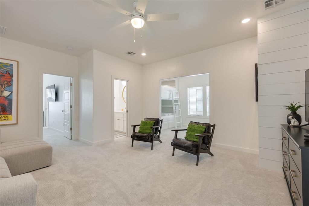 44 Ramble Along Road