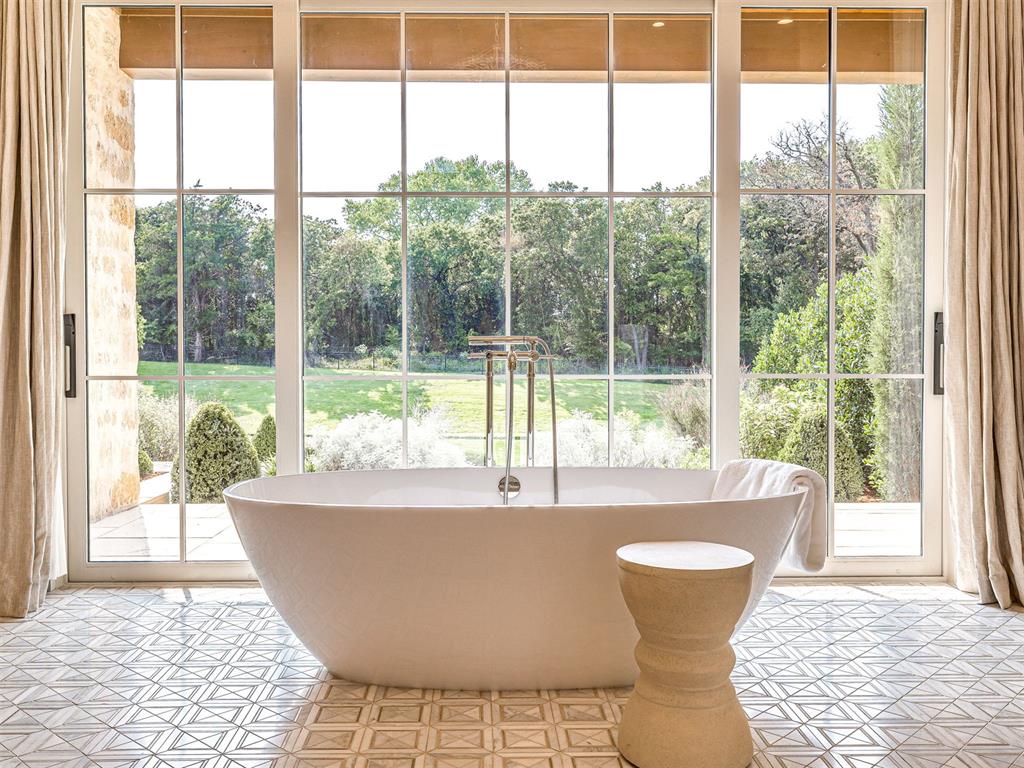 2909 Spring Crest Circle