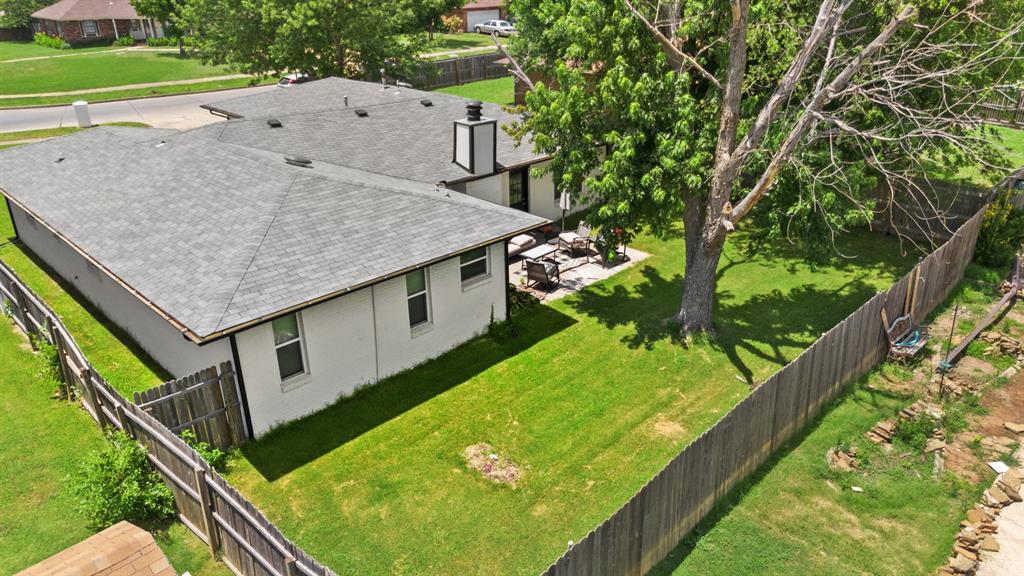 104 N Rambling Oaks Drive