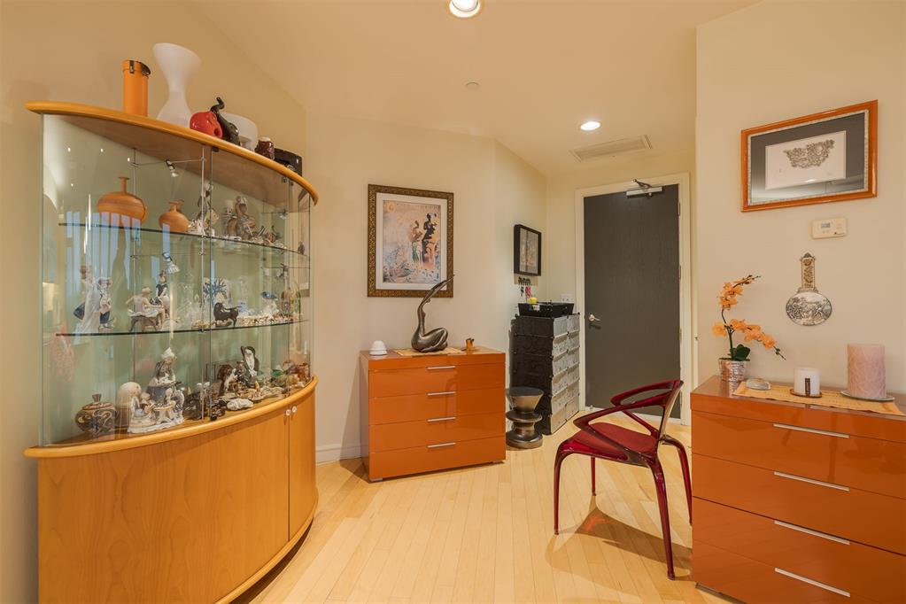 5900 Mosteller Drive Unit: 34
