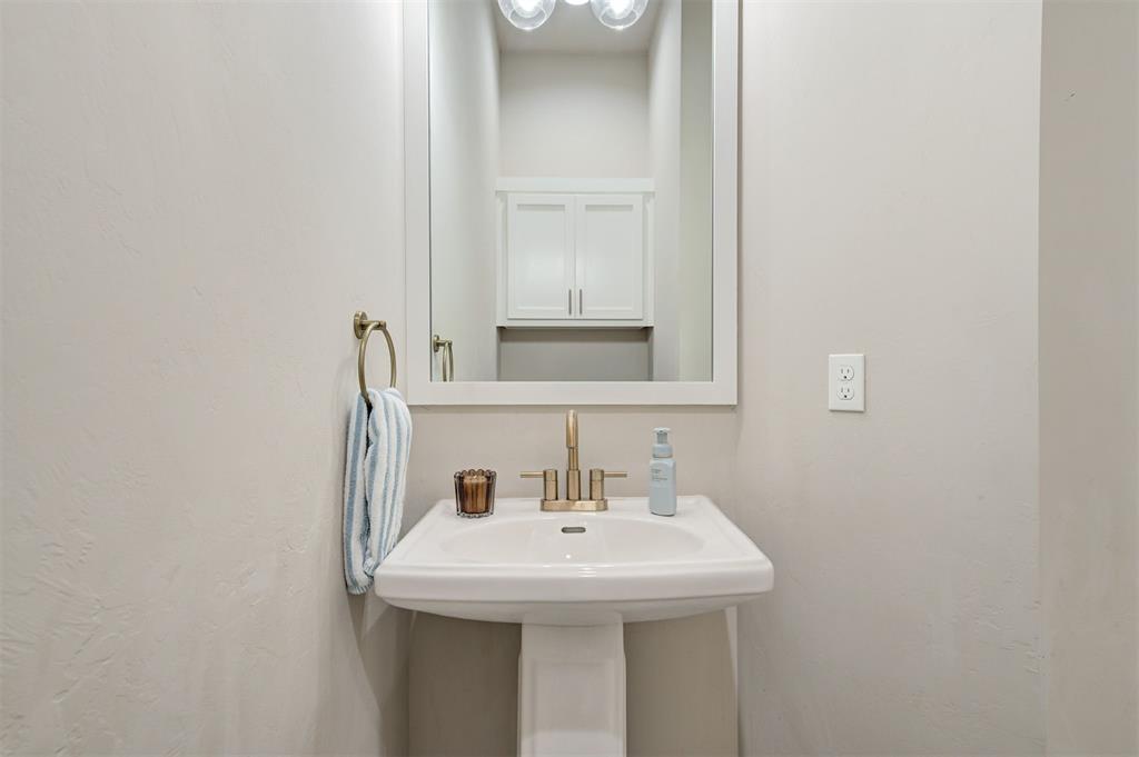 6617 NW 148th Street