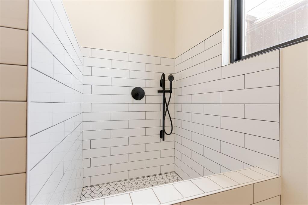 16000 N Hogback Road