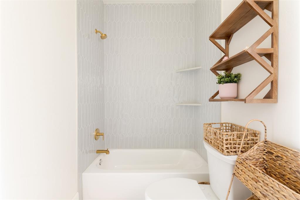 16000 N Hogback Road