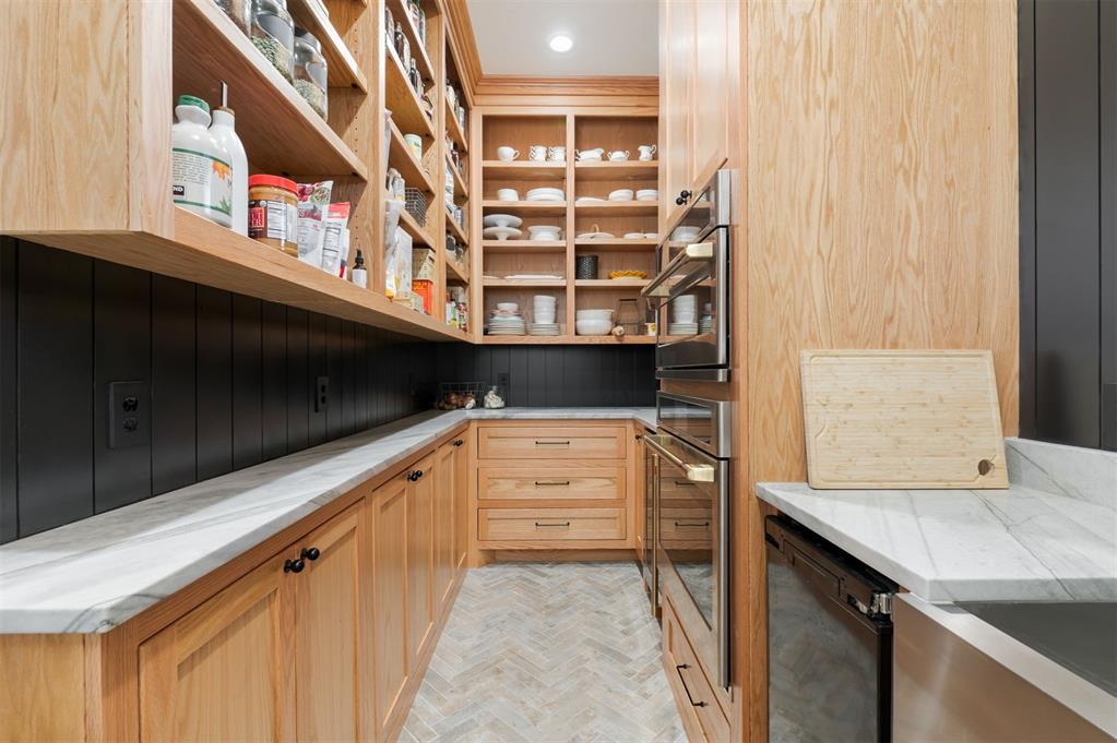 16000 N Hogback Road