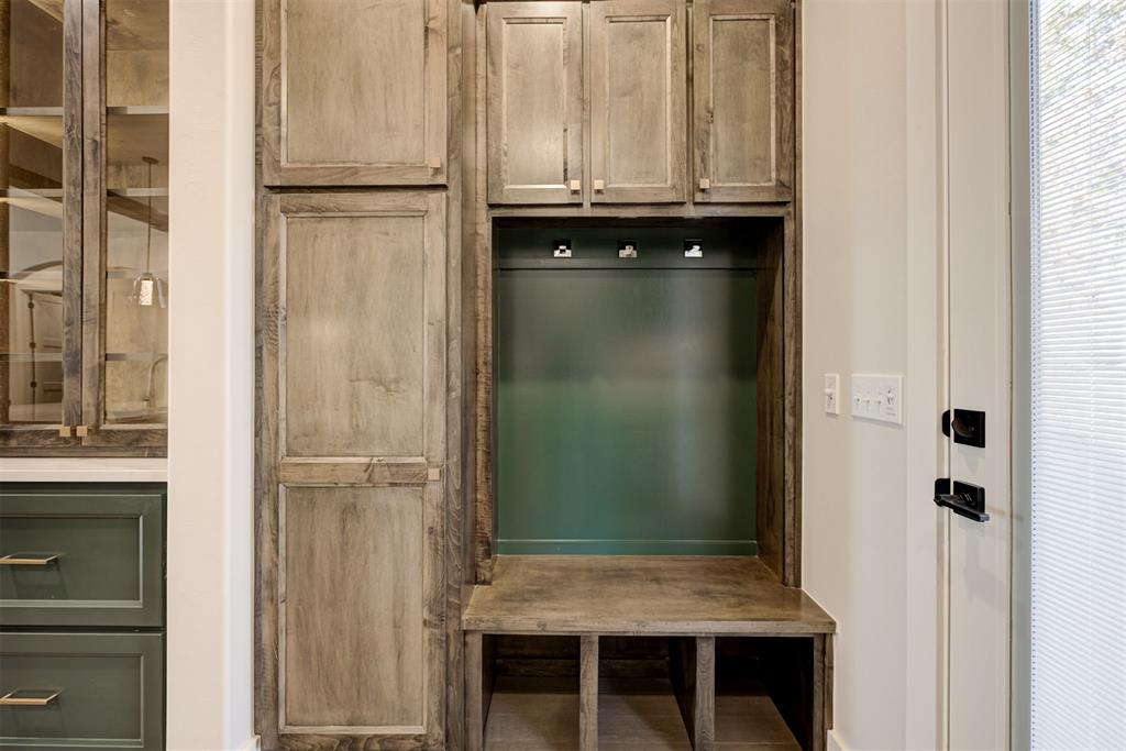 8001 Amber Ridge Drive