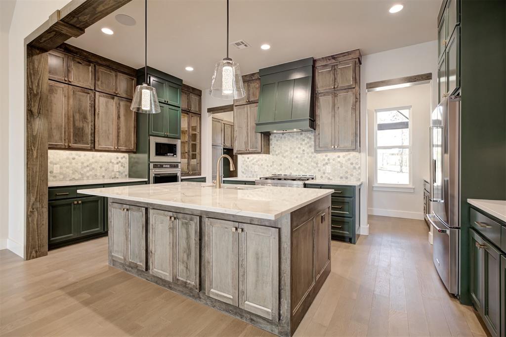 8001 Amber Ridge Drive