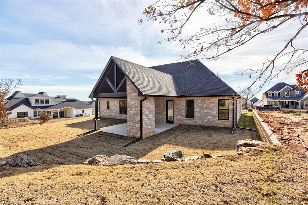 8001 Amber Ridge Drive