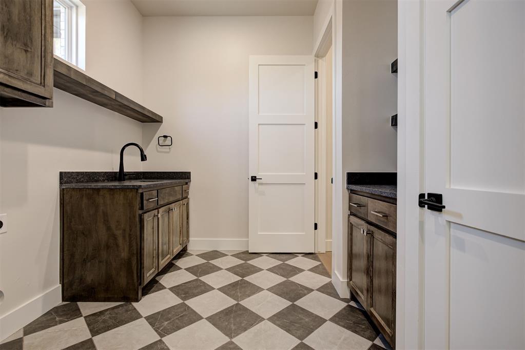 8001 Amber Ridge Drive